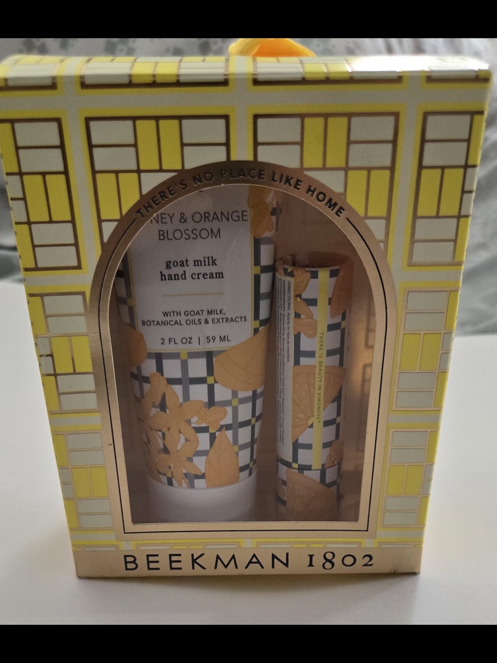 Beekman 1802 Honey & Orange Blossom Yellow and White Bath & Body Set